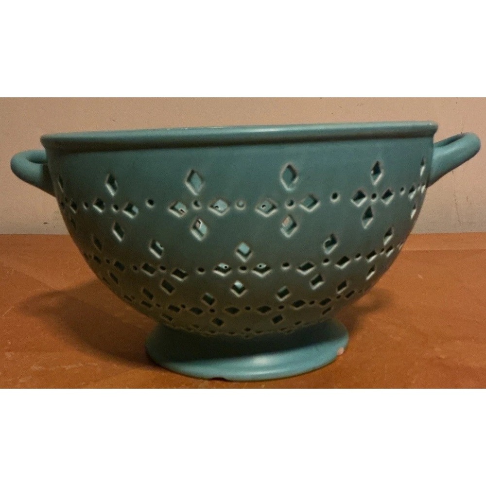 Threshold Earthenware Teal Ceramic Colander‎ 5.5" X 9" - Picture 4 of 12